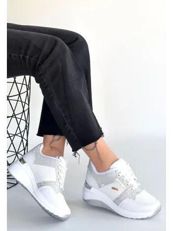 Geja Beyaz Cilt Bağcıklı Spor Ayakkabı