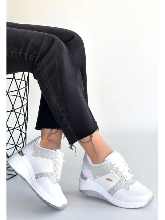 Geja Beyaz Cilt Bağcıklı Spor Ayakkabı