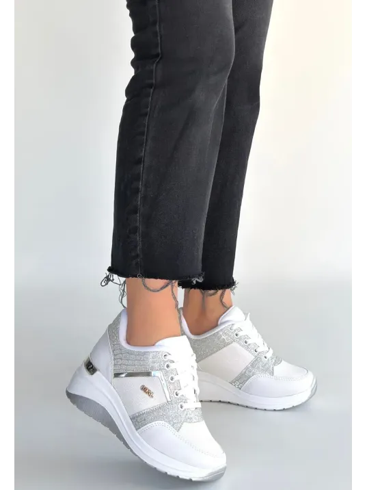 Geja Beyaz Cilt Bağcıklı Spor Ayakkabı