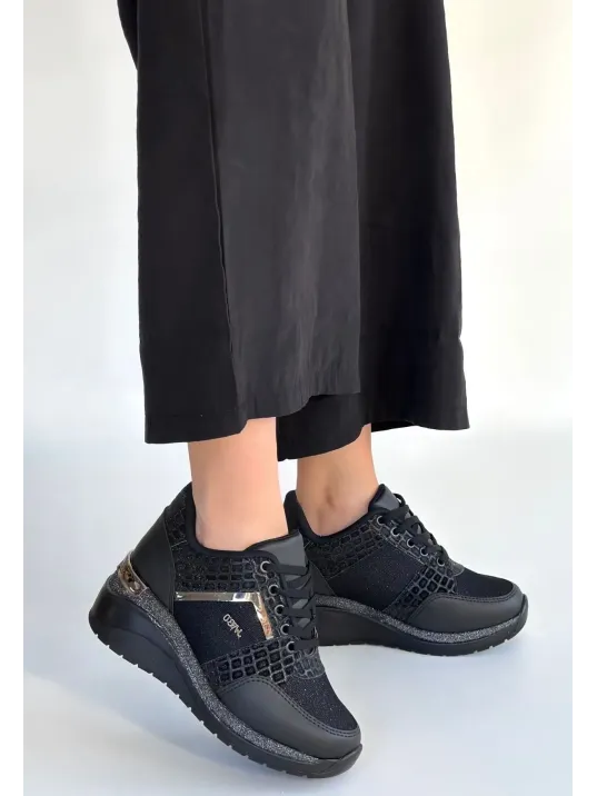 Geja Siyah Cilt Bağcıklı Spor Ayakkabı