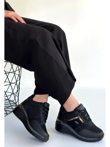 Geja Siyah Cilt Bağcıklı Spor Ayakkabı