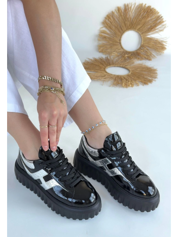 Gesti Siyah Rugan Gümüş Detaylı Bağcıklı Spor Ayakkabı Gesti Siyah Rugan Gümüş Detaylı Bağcıklı Spor Ayakkabı