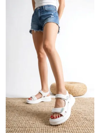 Ginya Beyaz Cilt Cırt Cırtlı Sandalet