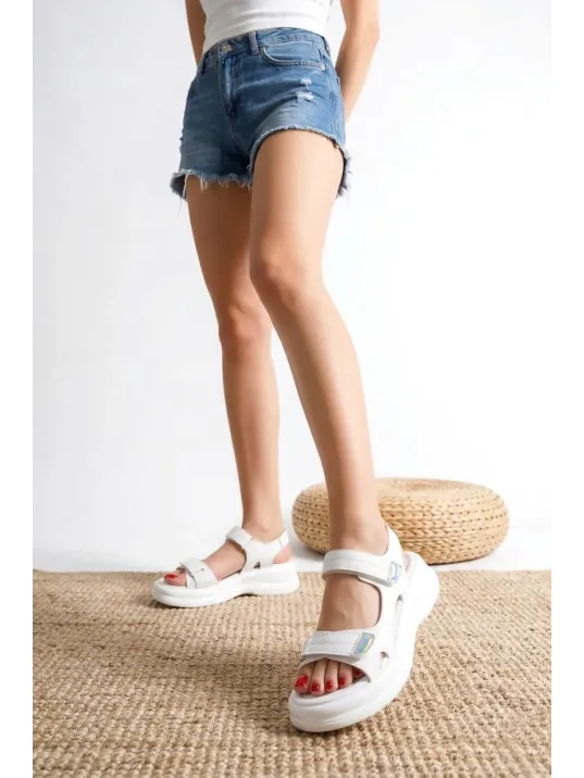 Ginya Beyaz Cilt Cırt Cırtlı Sandalet Ginya Beyaz Cilt Cırt Cırtlı Sandalet