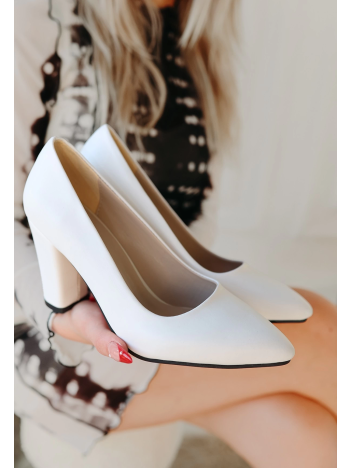 Giort Beyaz Cilt Topuklu Ayakkabı Giort Beyaz Cilt Topuklu Ayakkabı
