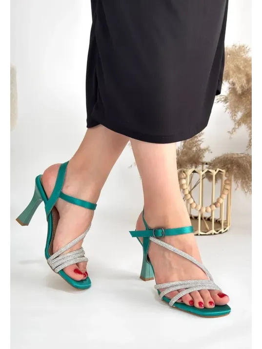 Gloria Yeşil Saten Topuklu Ayakkabı Gloria Yeşil Saten Topuklu Ayakkabı