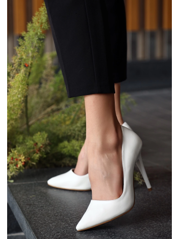 Hillar Beyaz Cilt Stiletto Ayakkabı Hillar Beyaz Cilt Stiletto Ayakkabı