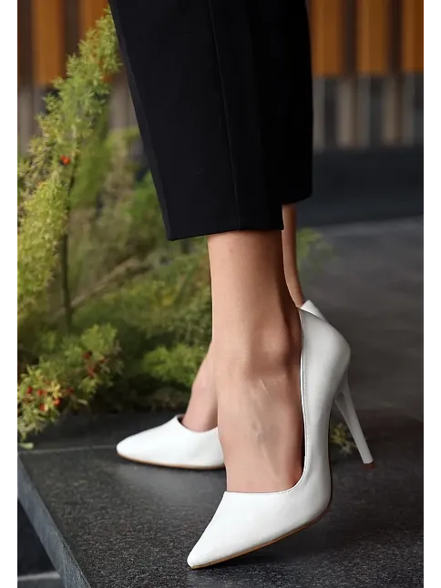 Hillar Beyaz Cilt Stiletto Ayakkabı