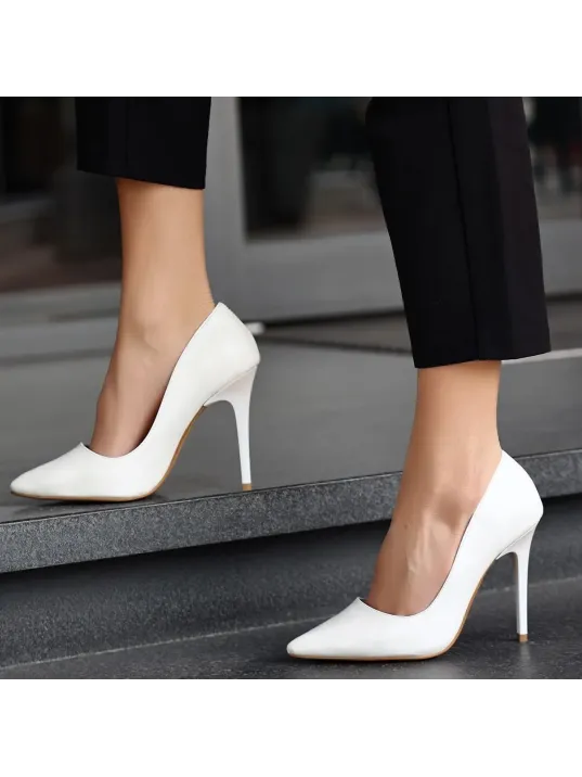 Hillar Beyaz Cilt Stiletto Ayakkabı Hillar Beyaz Cilt Stiletto Ayakkabı