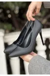 Hillar Siyah Saten Stiletto Ayakkabı Hillar Siyah Saten Stiletto Ayakkabı