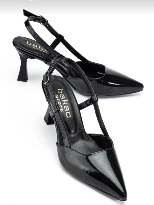 Hoost Siyah Rugan Topuklu Ayakkabı Hoost Siyah Rugan Topuklu Ayakkabı