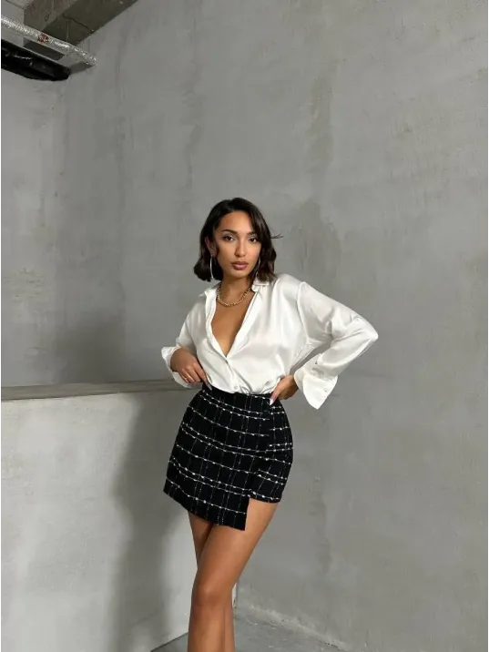 İki Düğmeli Ch Kumaş Şort Etek Siyah H26414