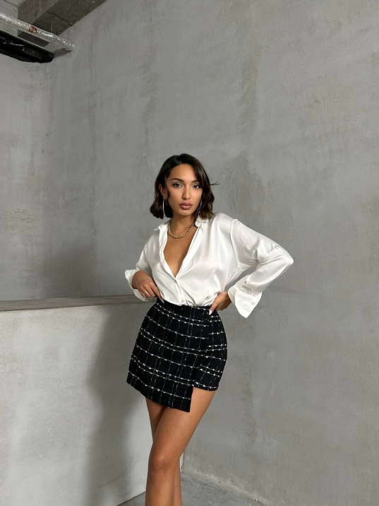 İki düğmeli ch kumaş şort etek siyah h26414 İki düğmeli ch kumaş şort etek siyah h26414