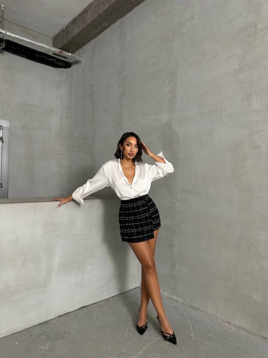 İki düğmeli ch kumaş şort etek siyah h26414 İki düğmeli ch kumaş şort etek siyah h26414