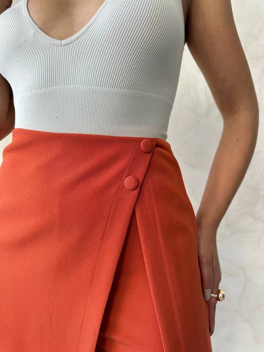 İki düğmeli kapaklı şort etek kremit s24046 İki düğmeli kapaklı şort etek kremit s24046