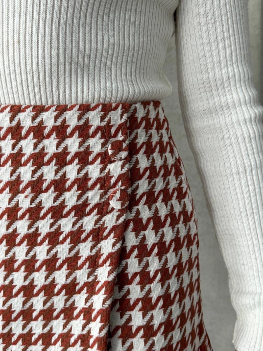 İki düğmeli kaz ayağı desen ch kumaş şort etek bordobeyaz h26414 İki düğmeli kaz ayağı desen ch kumaş şort etek bordobeyaz h26414