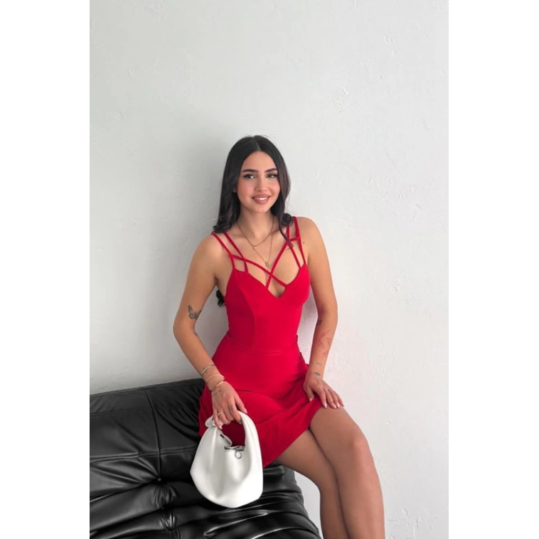İnce çift askılı mini elbise İnce çift askılı mini elbise