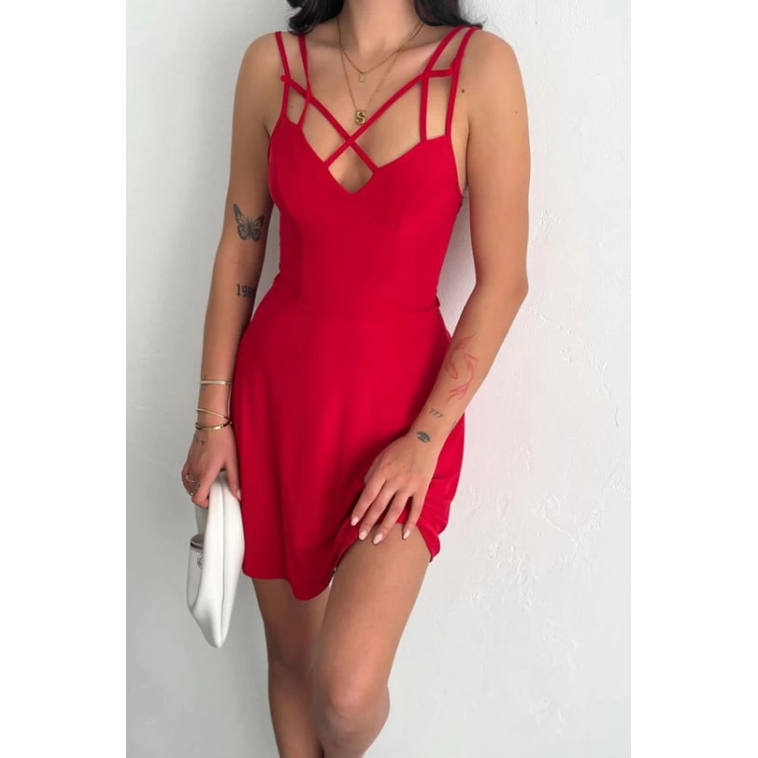 İnce çift askılı mini elbise İnce çift askılı mini elbise