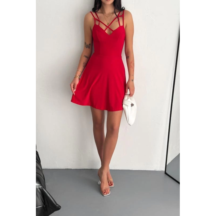 İnce çift askılı mini elbise İnce çift askılı mini elbise