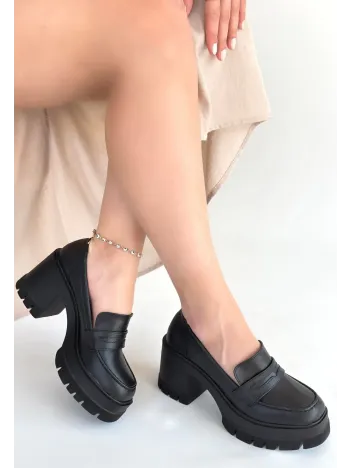 Janes Siyah Cilt Dolgu Topuk Ayakkabı