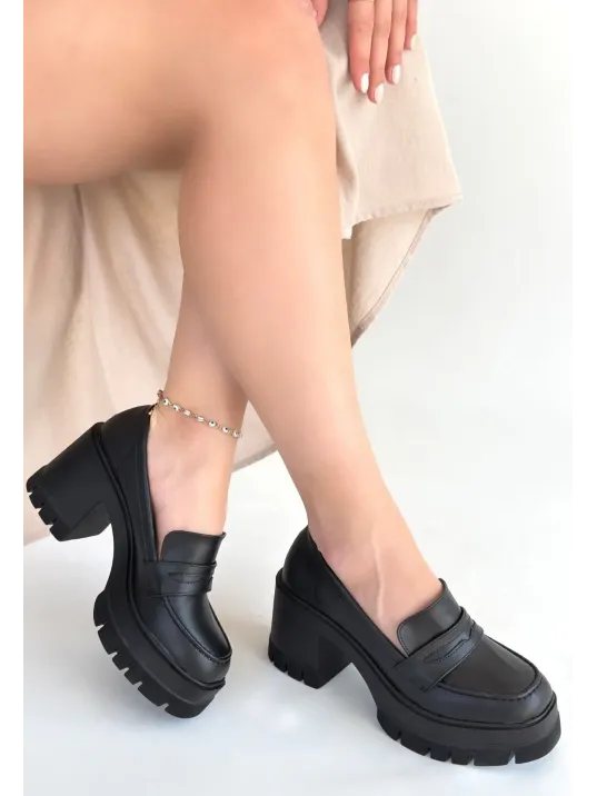 Janes Siyah Cilt Dolgu Topuk Ayakkabı
