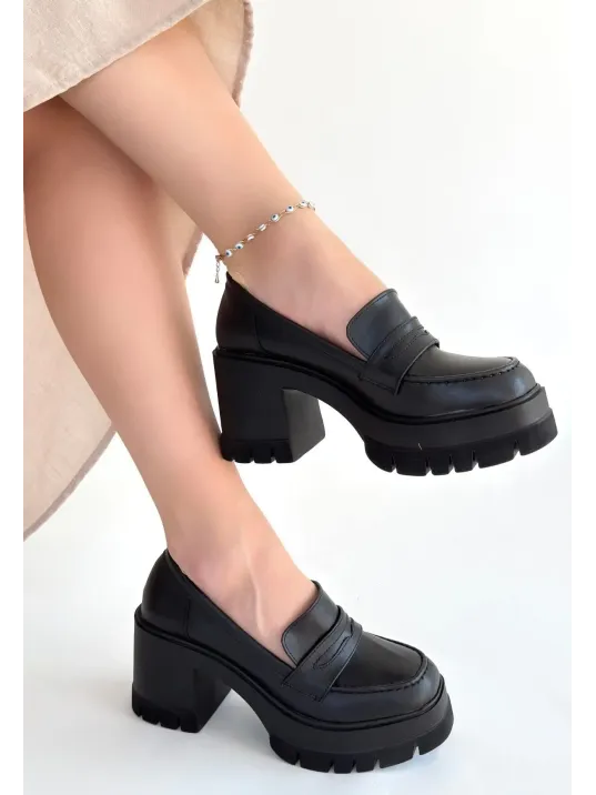 Janes Siyah Cilt Dolgu Topuk Ayakkabı