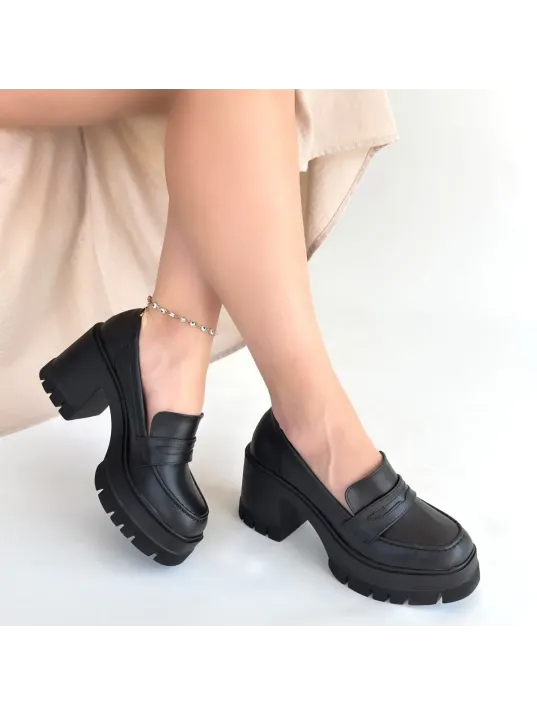 Janes Siyah Cilt Dolgu Topuk Ayakkabı