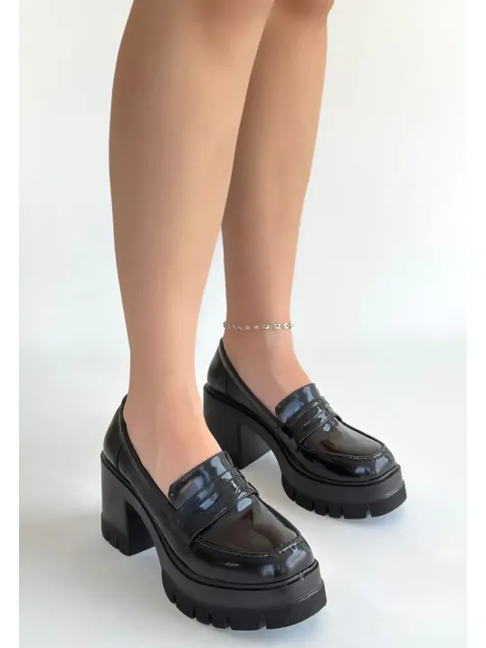 Janes Siyah Rugan Dolgu Topuk Ayakkabı Janes Siyah Rugan Dolgu Topuk Ayakkabı