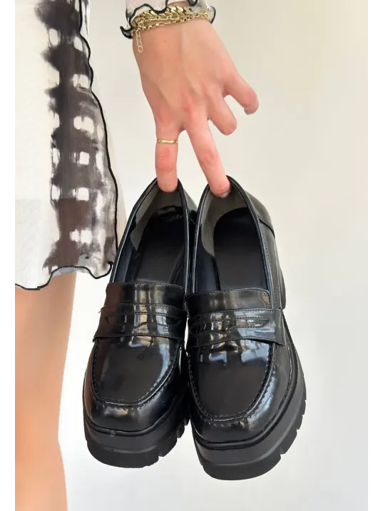 Janes Siyah Rugan Dolgu Topuk Ayakkabı Janes Siyah Rugan Dolgu Topuk Ayakkabı