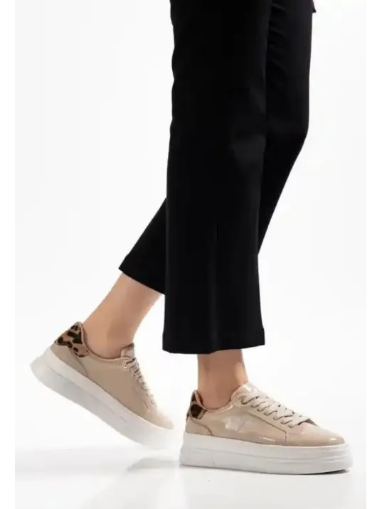 Jetan Bej Rugan Bağcıklı Spor Ayakkabı