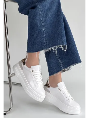 Jetan Beyaz Rugan Bağcıklı Spor Ayakkabı