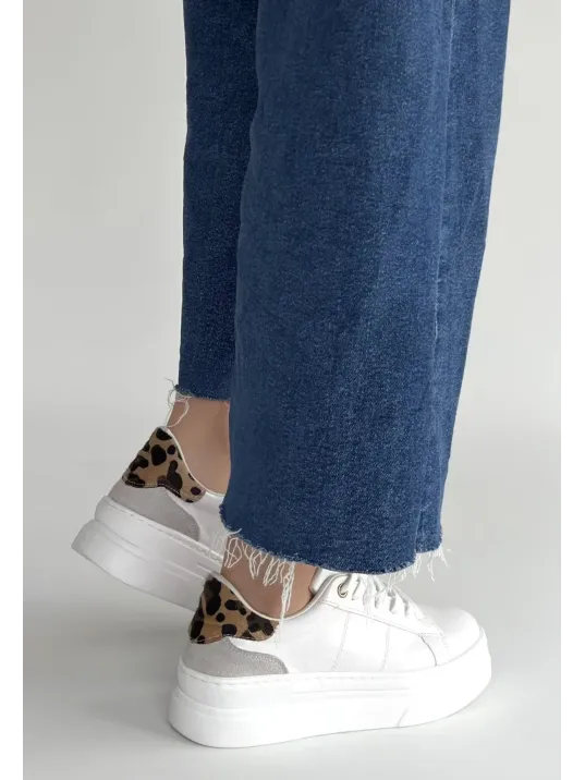 Jetan Beyaz Rugan Bağcıklı Spor Ayakkabı Jetan Beyaz Rugan Bağcıklı Spor Ayakkabı