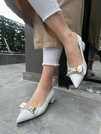Jies Beyaz Topuklu Ayakkabı Jies Beyaz Topuklu Ayakkabı