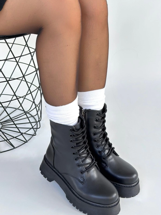 Jonni Siyah Cilt Bağcıklı Bot Jonni Siyah Cilt Bağcıklı Bot