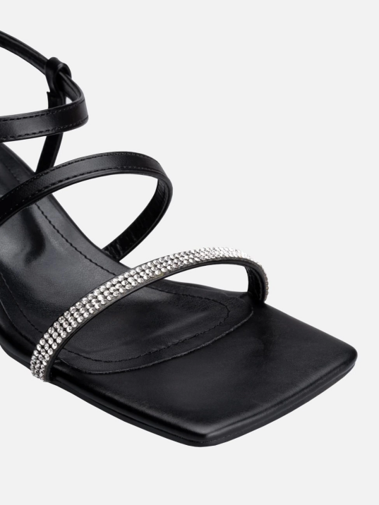 Jotti Siyah Cilt Topuklu Ayakkabı Jotti Siyah Cilt Topuklu Ayakkabı