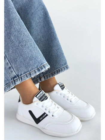 Jowen Beyaz Cilt Siyah Detaylı Bağcıklı Spor Ayakkabı Jowen Beyaz Cilt Siyah Detaylı Bağcıklı Spor Ayakkabı