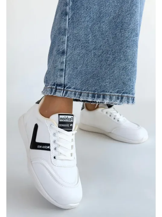 Jowen Beyaz Cilt Siyah Detaylı Bağcıklı Spor Ayakkabı