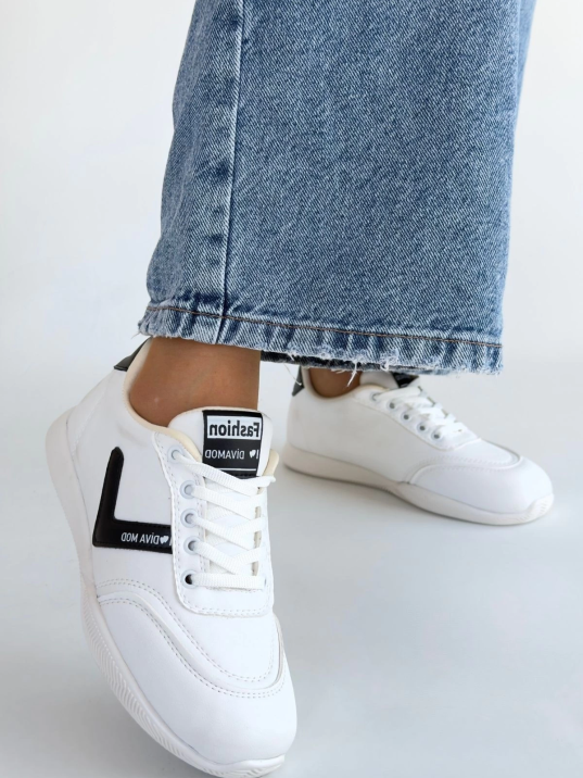 Jowen Beyaz Cilt Siyah Detaylı Bağcıklı Spor Ayakkabı Jowen Beyaz Cilt Siyah Detaylı Bağcıklı Spor Ayakkabı