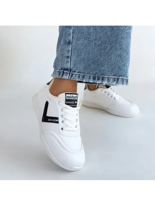 Jowen Beyaz Cilt Siyah Detaylı Bağcıklı Spor Ayakkabı