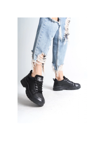Jule Siyah Cilt Bağcıklı Spor Ayakkabı Jule Siyah Cilt Bağcıklı Spor Ayakkabı