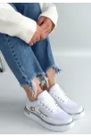 Junda Beyaz Cilt Bağcıklı Spor Ayakkabı