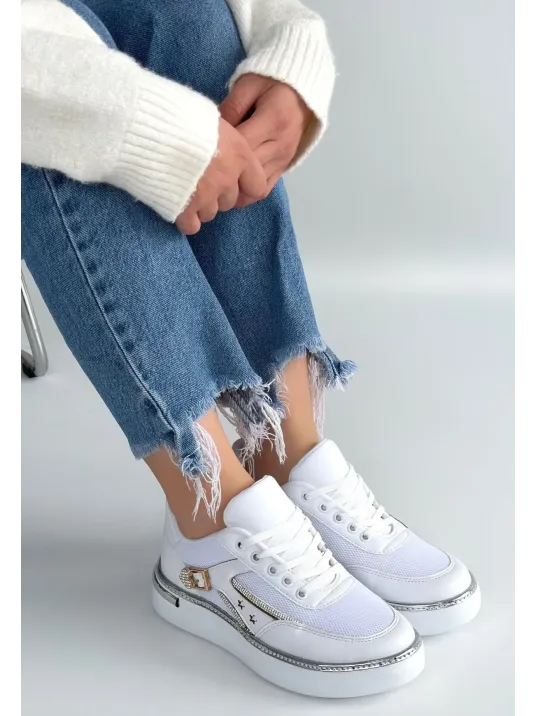 Junda Beyaz Cilt Bağcıklı Spor Ayakkabı