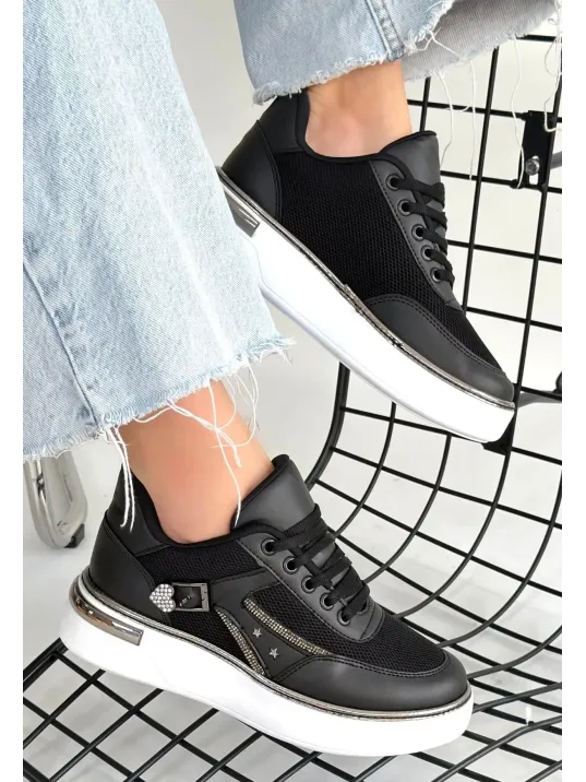 Junda Siyah Cilt Bağcıklı Spor Ayakkabı