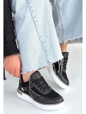 Junda Siyah Cilt Bağcıklı Spor Ayakkabı