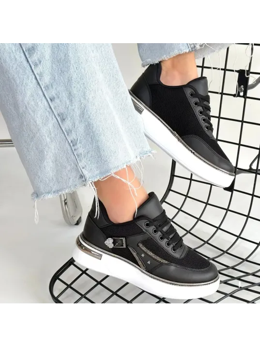 Junda Siyah Cilt Bağcıklı Spor Ayakkabı