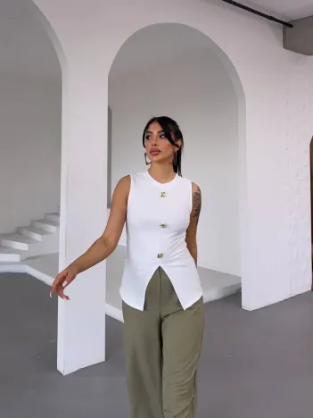 Kadın Beyaz Bisiklet Yaka Gold Düğmeli Ottoman Bluz S2310