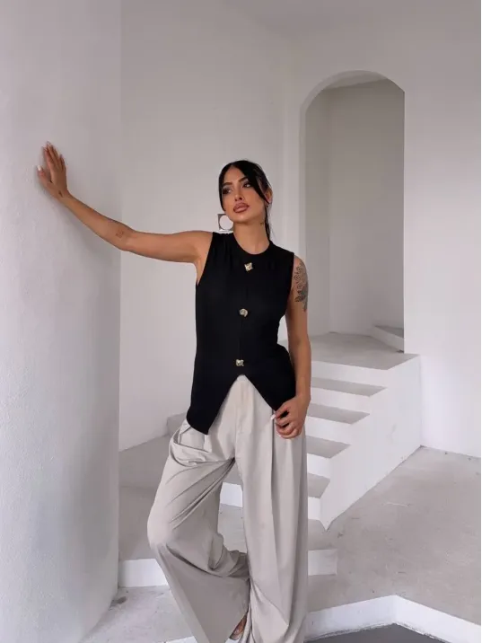 Kadın Siyah Bisiklet Yaka Gold Düğmeli Ottoman Bluz S2310