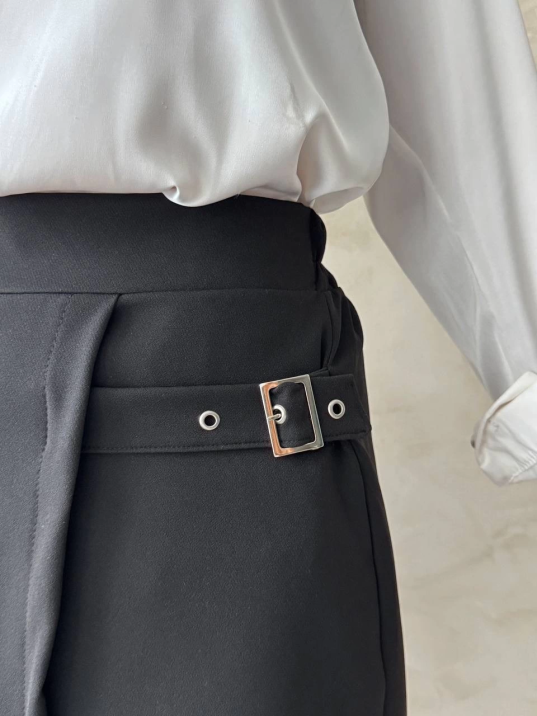 Kadın tokalı şort etek siyah s25449 Kadın tokalı şort etek siyah s25449