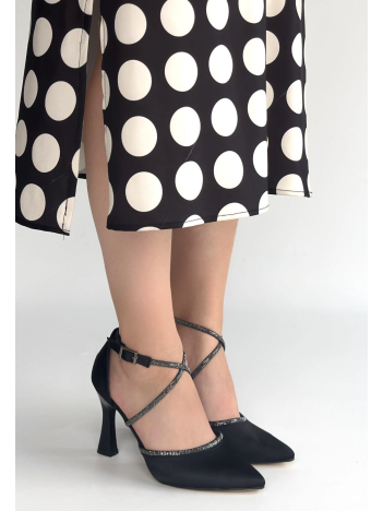 Kanji Siyah Saten Topuklu Ayakkabı Kanji Siyah Saten Topuklu Ayakkabı