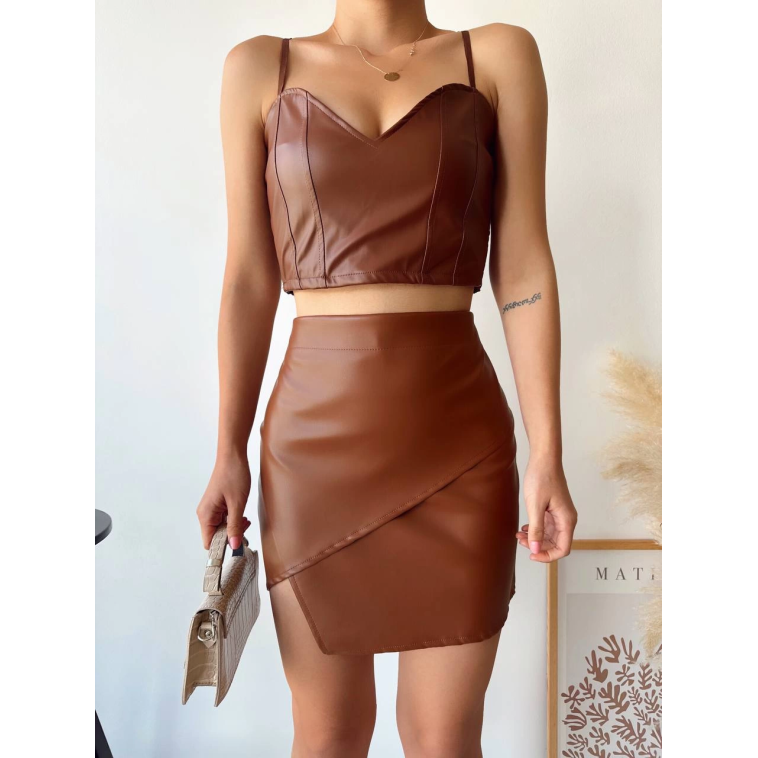 Kapaklı asimetrik model deri etek kahve s240106 Kapaklı asimetrik model deri etek kahve s240106
